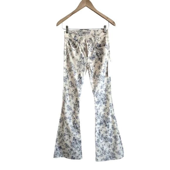 Wildfox Couture Jeans Women's 23 The Joni Blue Floral Toile Super Flare … - Picture 1 of 9